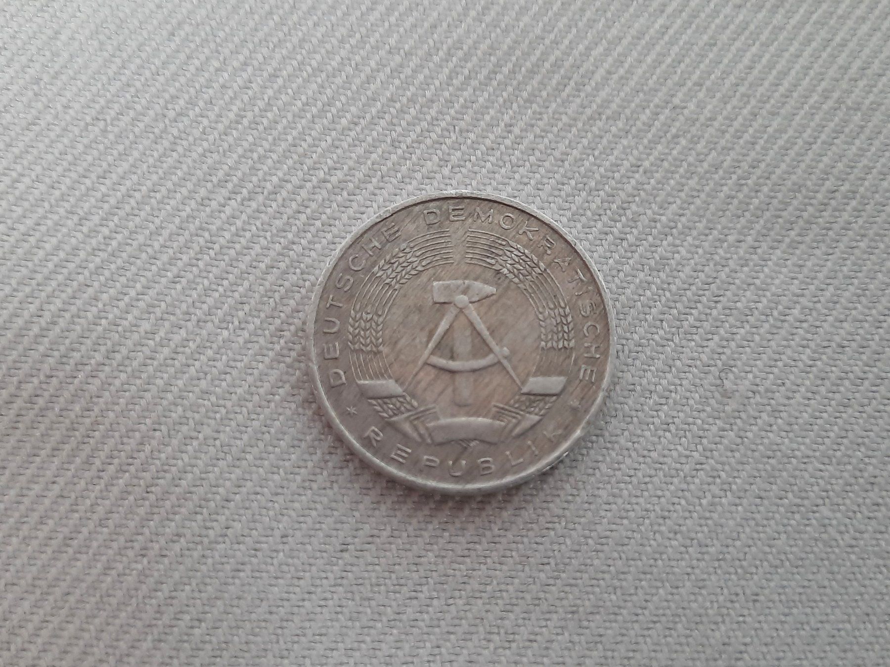 Tutti le monete: Münzen der DDR, Mark und Pfennig – Usato da Beinwil am See venduto da Restwert_Beinwil 7