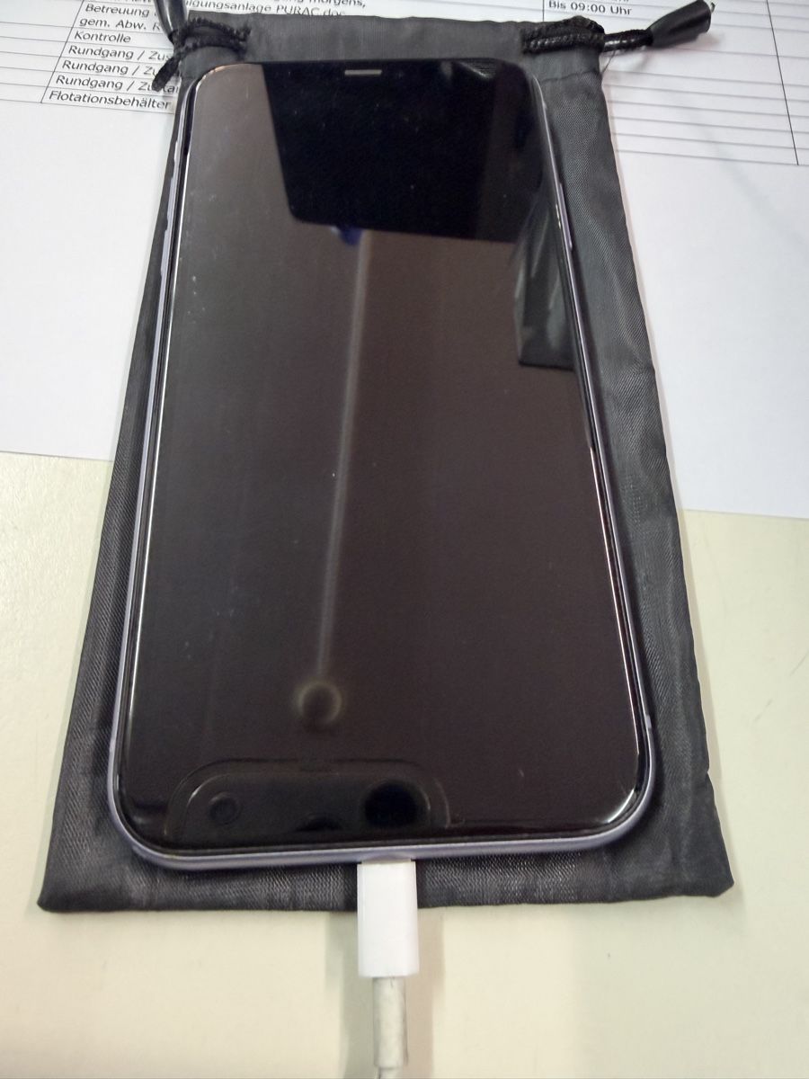 Apple Telefoni cellulari / Smartphones: Apple iPhone 16Pro Display beschädigt 256 GB Graphite – Usato da Büetigen venduto da Daevu.a 8