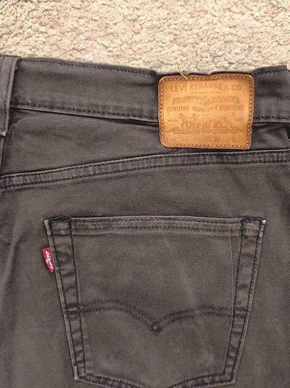 Jeans: Levi's Premium Jeans  Schwarz | W31 L32 – Usato da Pully venduto da vir_58dk 2