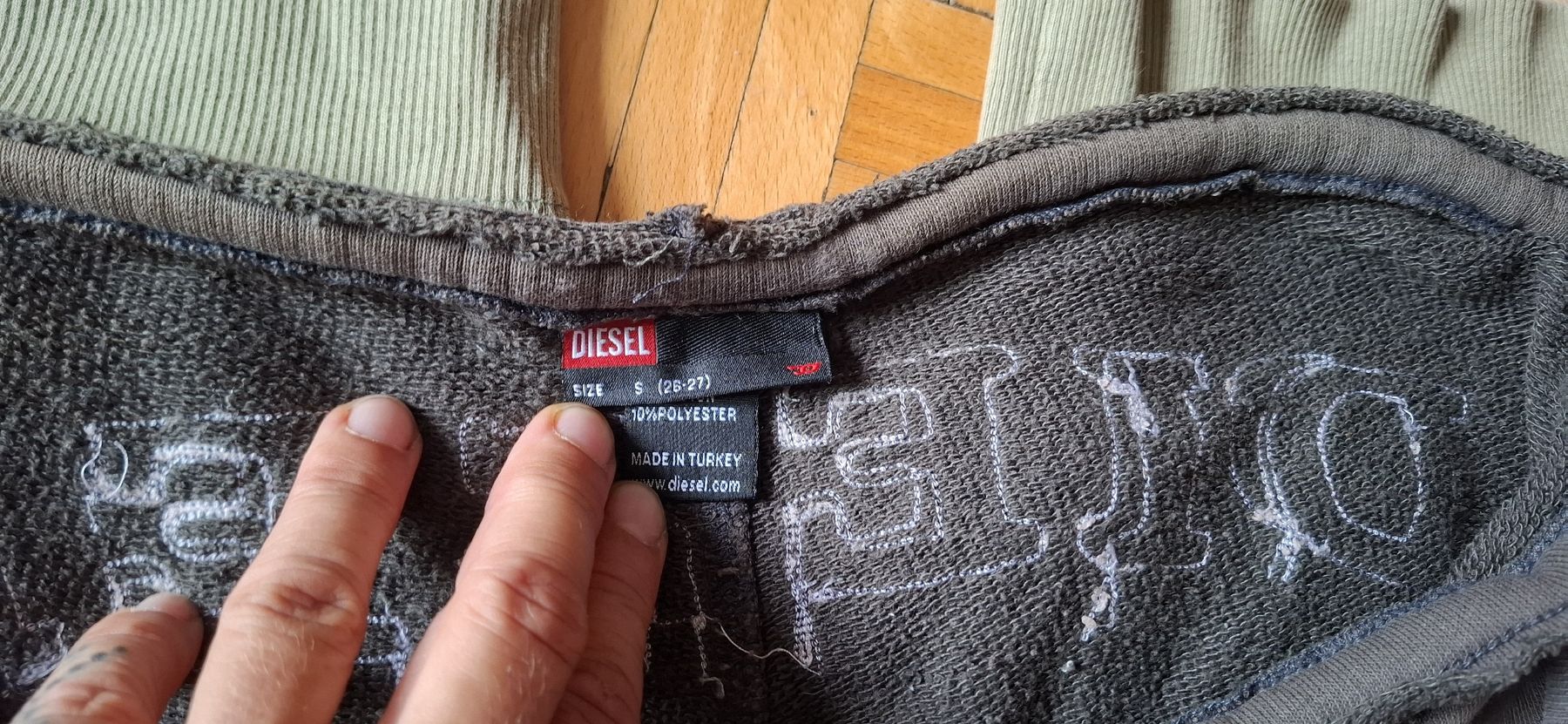 Diesel Pantaloni: Diesel pantalon 3/4, taille S  – Usato da Carouge GE venduto da mon_x9y7 1
