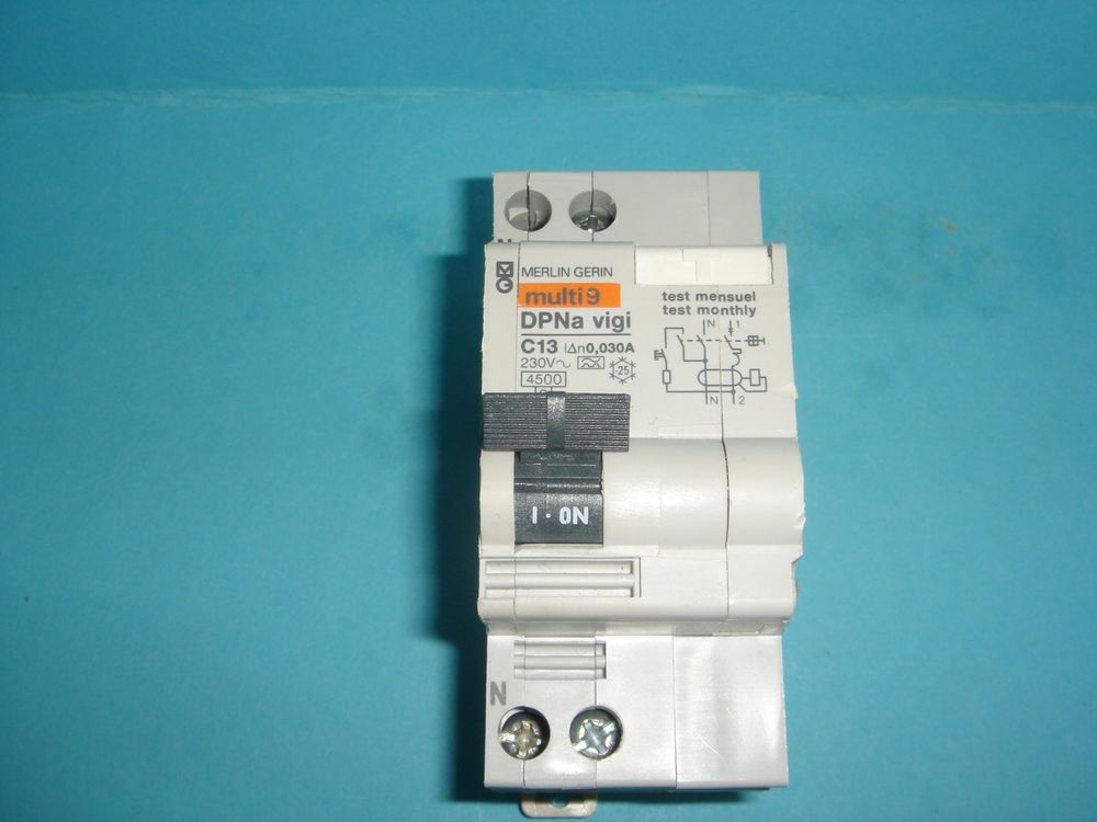FI-Schalter MERLIN GERIN multi9 DPNa vigi C13 30mA (Gebraucht) in Büren ...