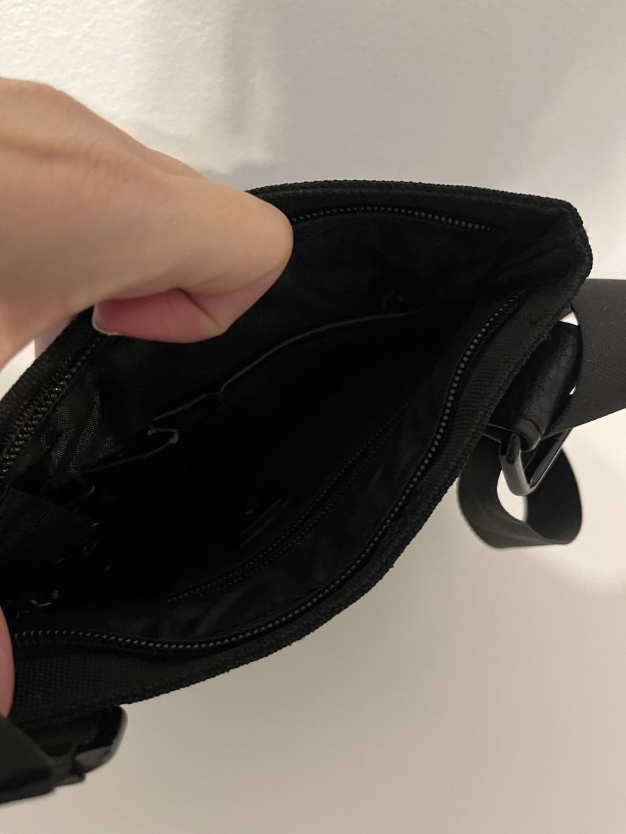 Sacs: Borsa a tracolla nera unisex  – D'occasion à Osogna par dan_8vzm 2