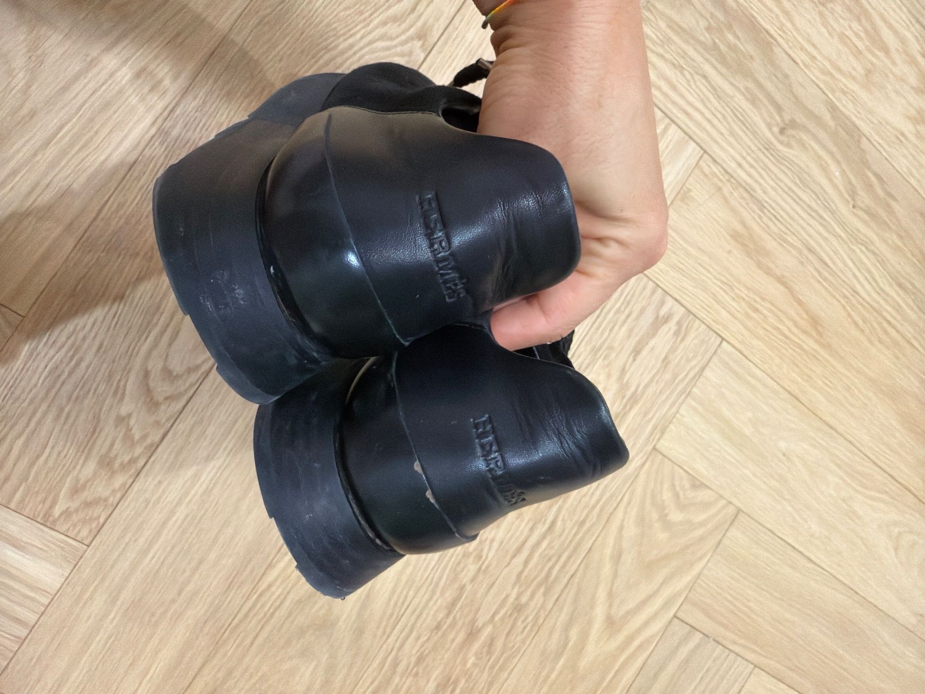 Hermès Damenschuhe: Hermes Wildleder Schwarz Grösse 37 – Gebraucht aus Roggwil TG von est_r5x7 4