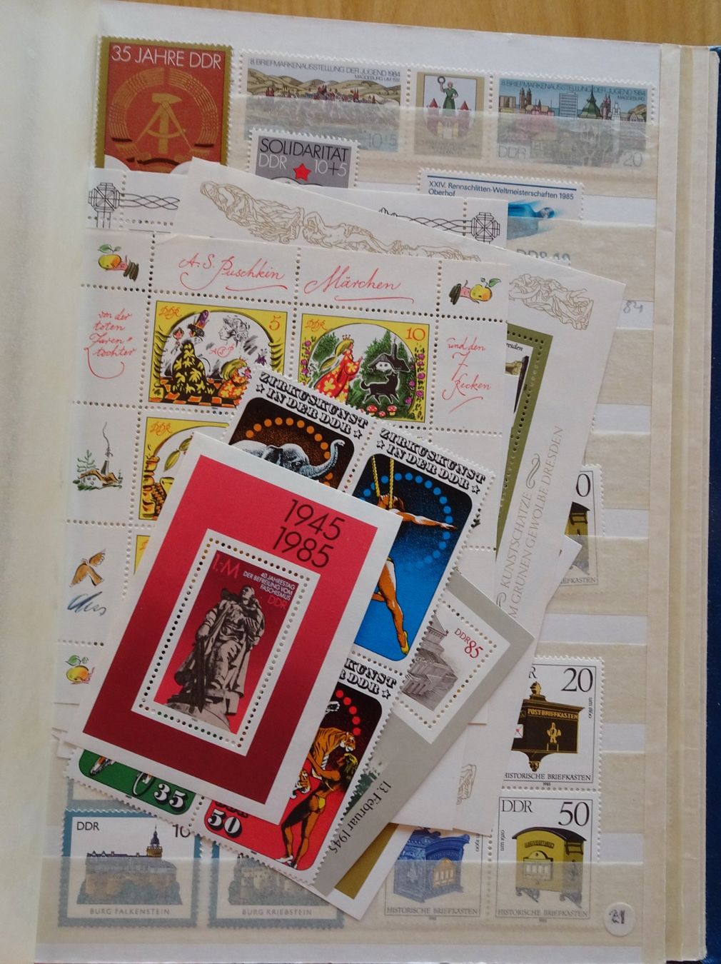 Tutti i francobolli: Briefmarken DDR – Usato da Feldbrunnen venduto da MarcusSO 4