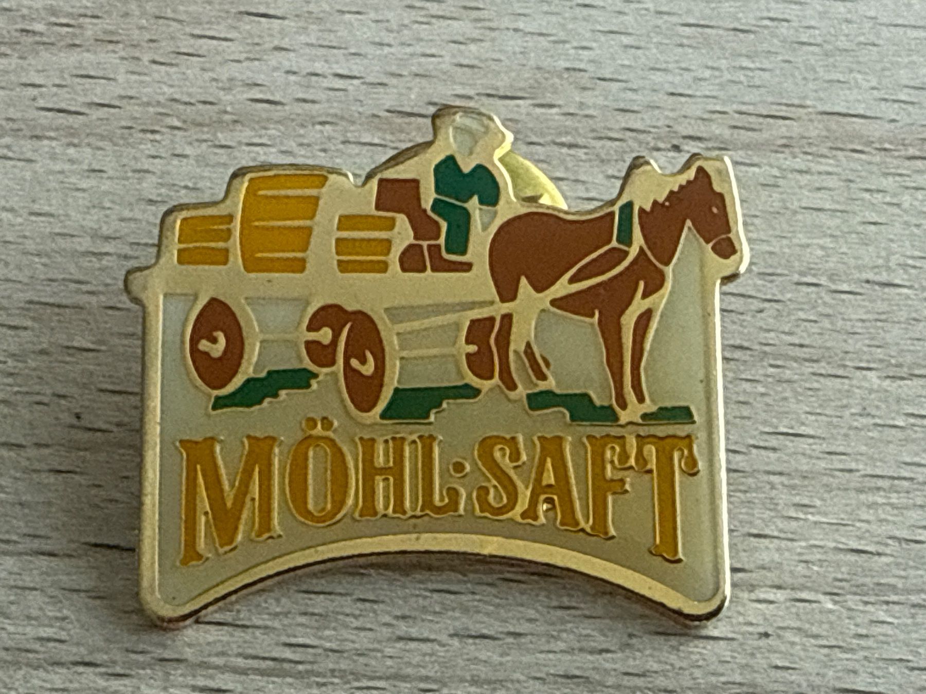 Plaketten & Abzeichen: Pin Möhl Saft – Gebraucht aus Glattbrugg von Schweigmatt
