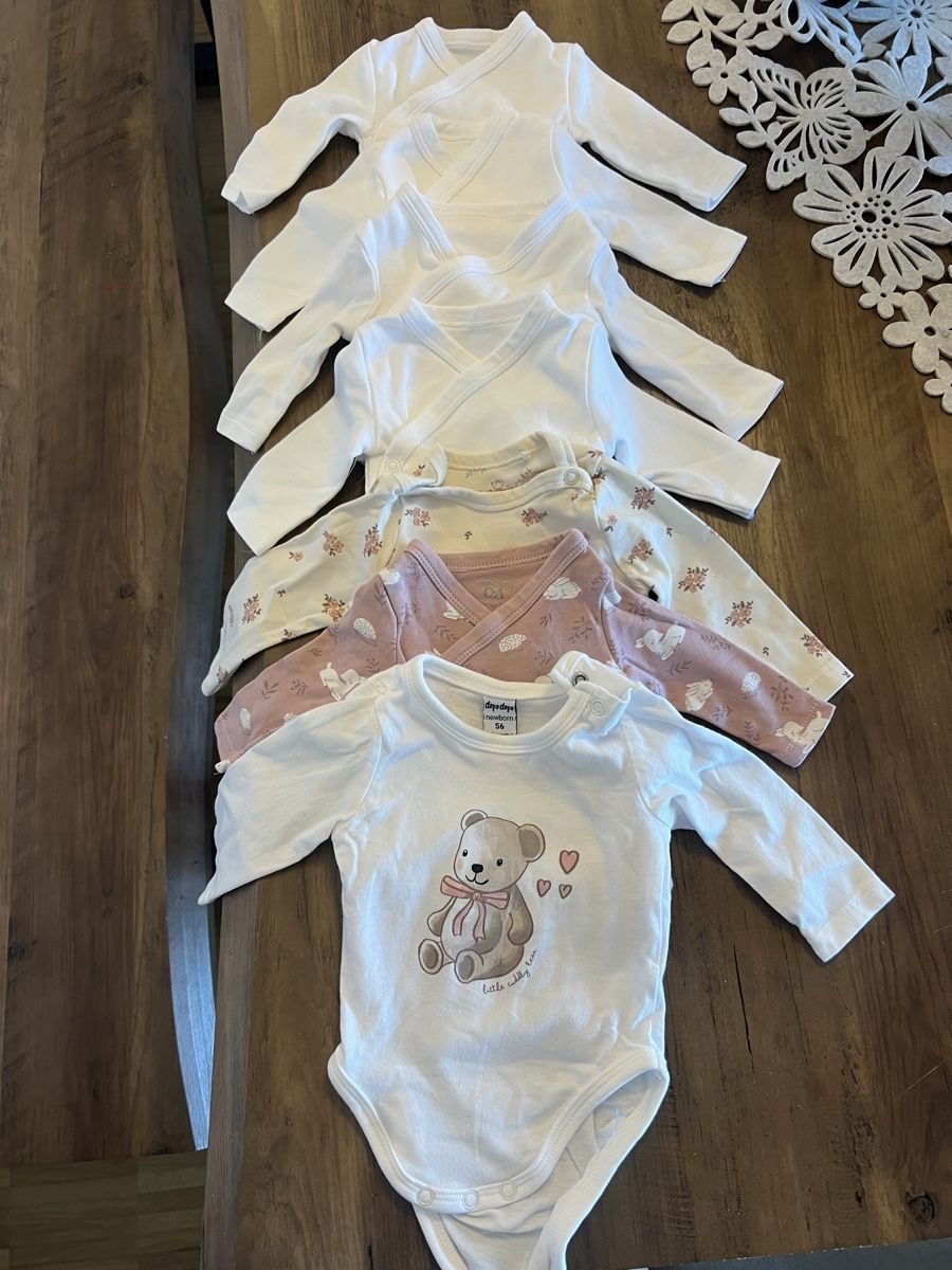 Lotti & Set di vestiti: Diverse Bodys Newborn gr. 50-56 – Nuovo (secondo la descrizione) da Oberdiessbach venduto da Wiederliebe