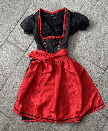 Dirndl mit Bluse Stockerpoint Grösse 36 schwarz rot