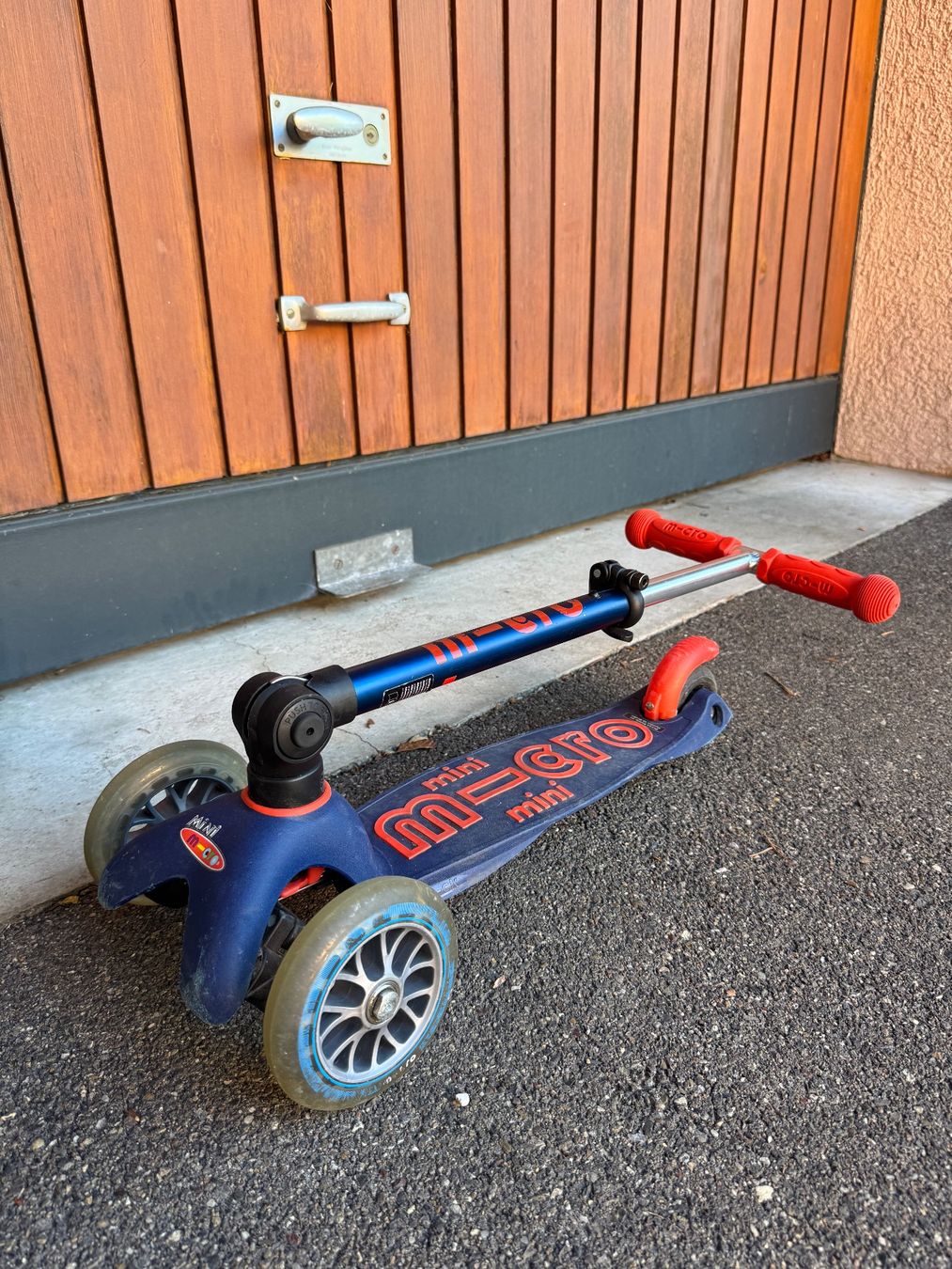 Micro Veicoli per bambini: Micro Mini Trottinett blau gebraucht – Usato da Stäfa venduto da dba_9h7t 1