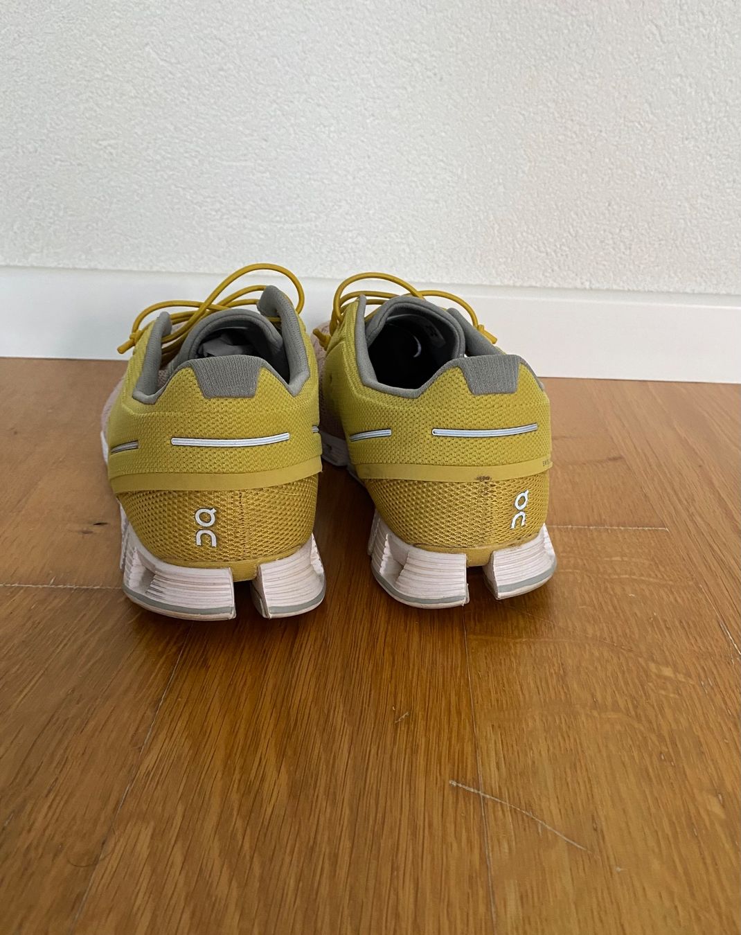 On Scarpe da uomo: ON CLOUD GR 40,5(FAST NEUWERTIG )AB 1 FRANKEN – Usato da Zürich venduto da Fashionparade 3
