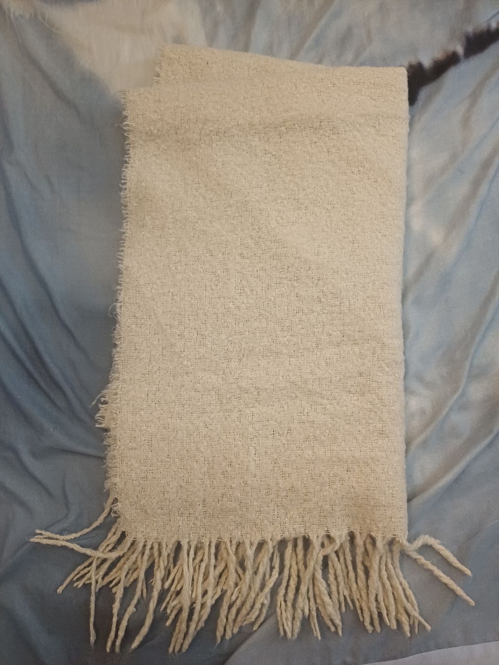 Foulard & Sciarpe: cream-colored fringed scarf – Usato da Dietikon venduto da Francesca_Pk