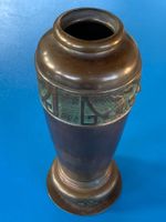 Antike Vase, Bronze mit Verzierungen, Vintage