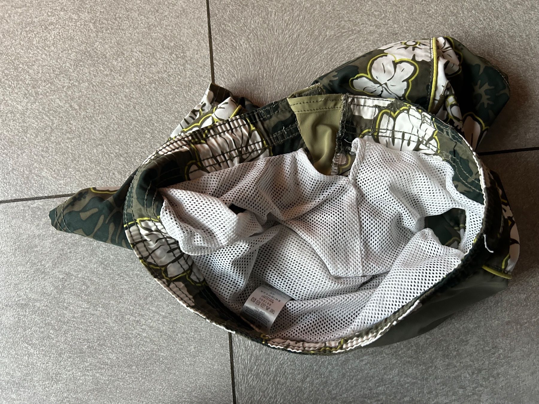 H&M Costumi da bagno: Jungen Badehose Grösse 128 – Usato da Arbedo venduto da nadia1973 4