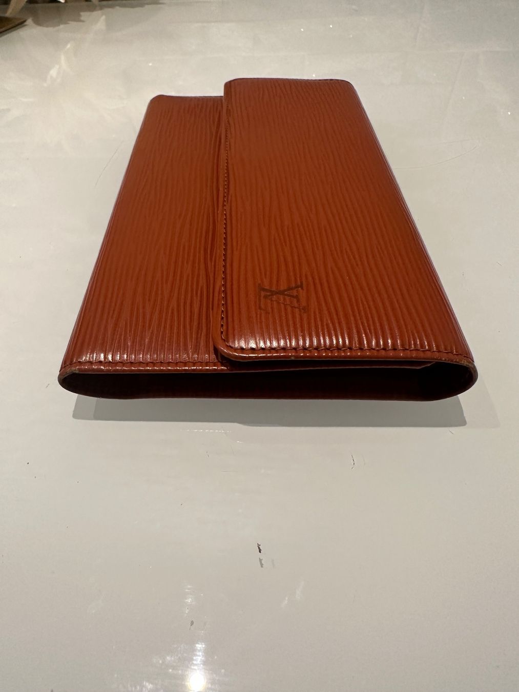 Louis Vuitton Portamonete: Louis Vuitton Long Wallet Epi - Nr. 893 – Usato da Hittnau venduto da LuxAndMore 5
