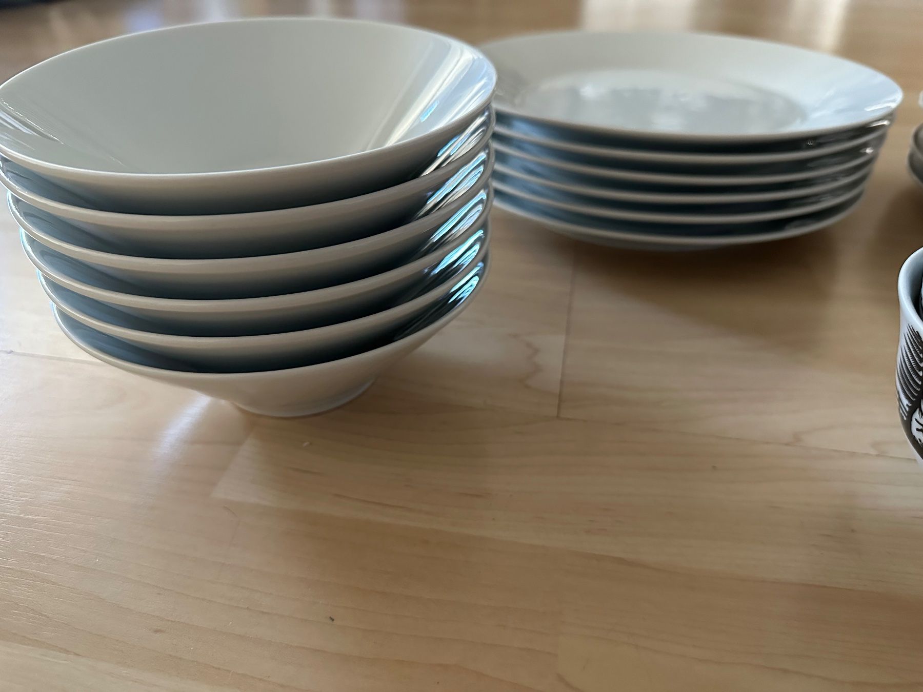 Ikea Set di piatti: Geschirrset – Usato da Glattpark(Opfikon) venduto da Samira- 1