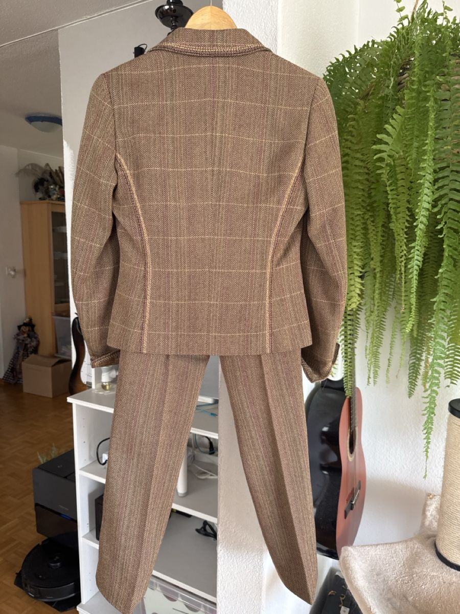 Luisa Cerano Completi & Tailleur: Luisa Cerano Wool Suit Trouser+Jacket 34 – Nuovo (secondo la descrizione) da Fällanden venduto da emilyeheim 1