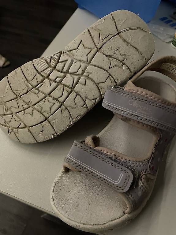 Scarpe per ragazze: Sandalen Gr. 29 – Usato da Hergiswil LU venduto da LaPiroque 1