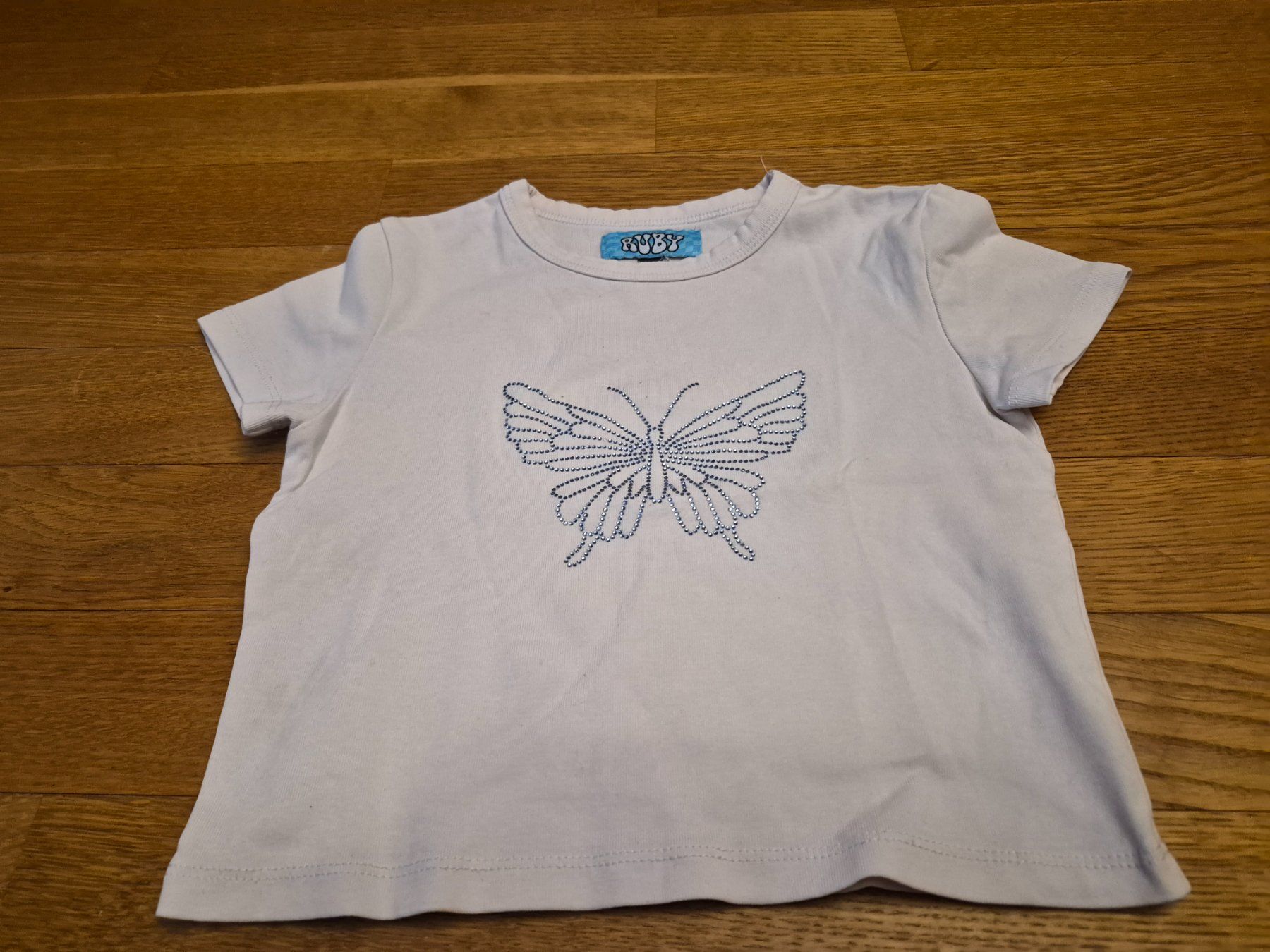 Camicette, T-shirt & Top: Ruby T-Shirt Gr. 140 mit Schmetterling – Usato da Wangs venduto da Niti02