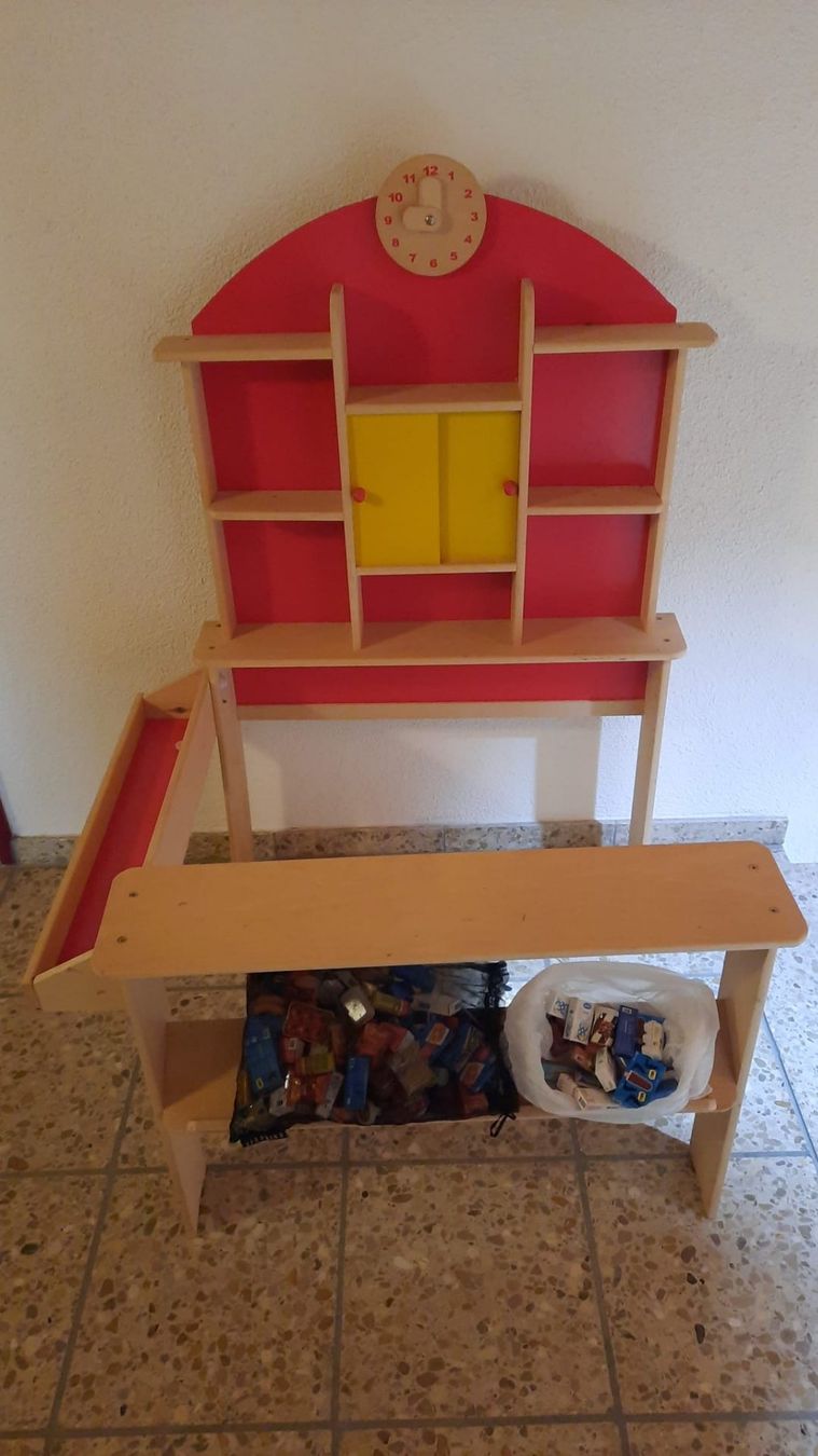 Spielzeuge: Holz Krämerladen mit Zubehör – Gebraucht aus Inwil von woly99