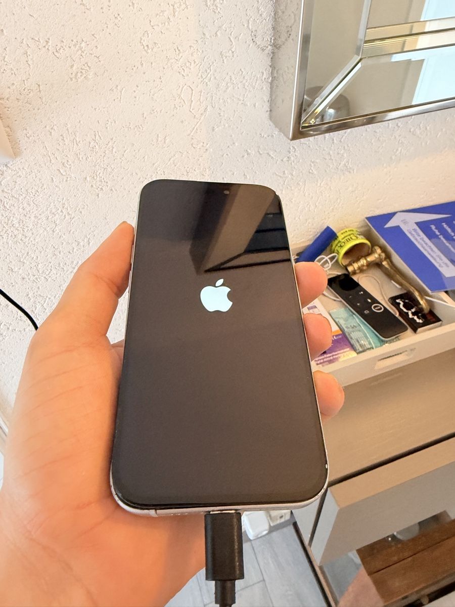 Apple Telefoni cellulari / Smartphones: iPhone 15 + 12 mini – Difettoso da Pully venduto da Valoudu42