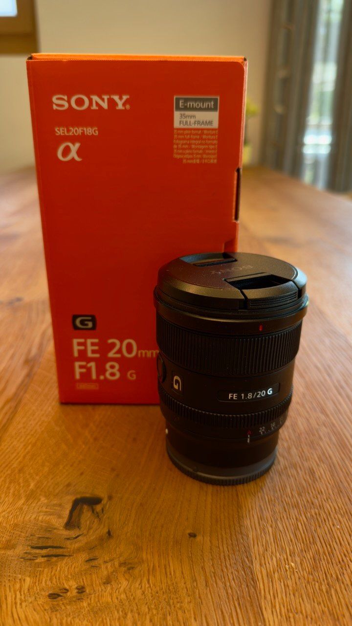 Sony Obiettivi: Sony FE 20mm f/1.8 – Nuovo e nell'imballaggio originale da Klosters venduto da Rolands1