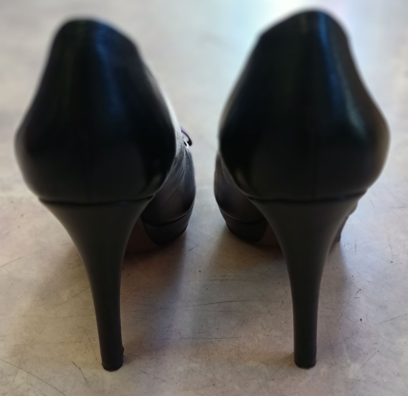 Navyboot Damenschuhe: High Heels Pumps im 36 von Navyboot – Gebraucht aus Merenschwand von Brockinell 2