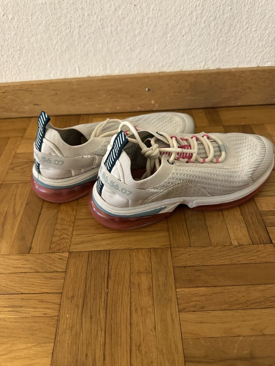 Zara Chaussures femmes: Zara Sneaker Gr. 38 – D'occasion à Neuenhof par prada010 2