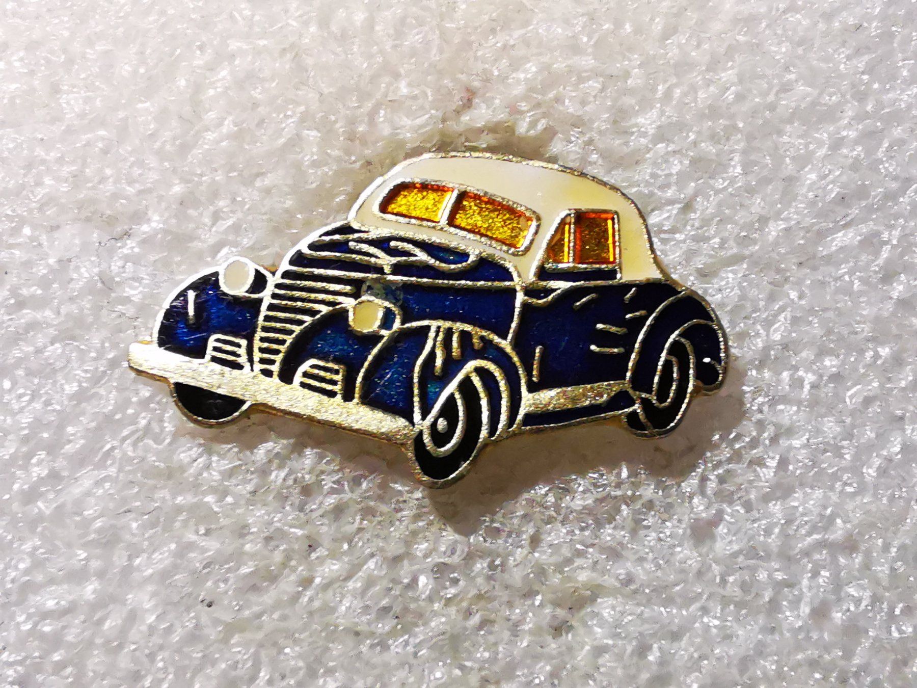 Placchette & Badge: Ansteckpin 17: Auto Oldtimer – Usato da Oppligen venduto da Pin-Fall-Shop