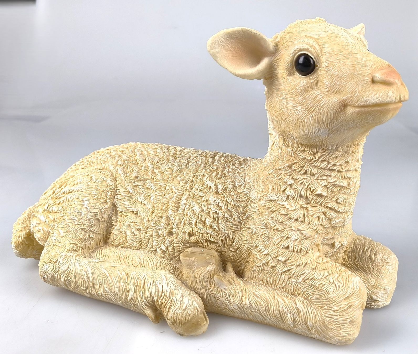 Figuren: Deko Lamm aus Kunststoff , Länge: 38 cm – Gebraucht aus Rüti ZH von Restwert_Rueti_ZH