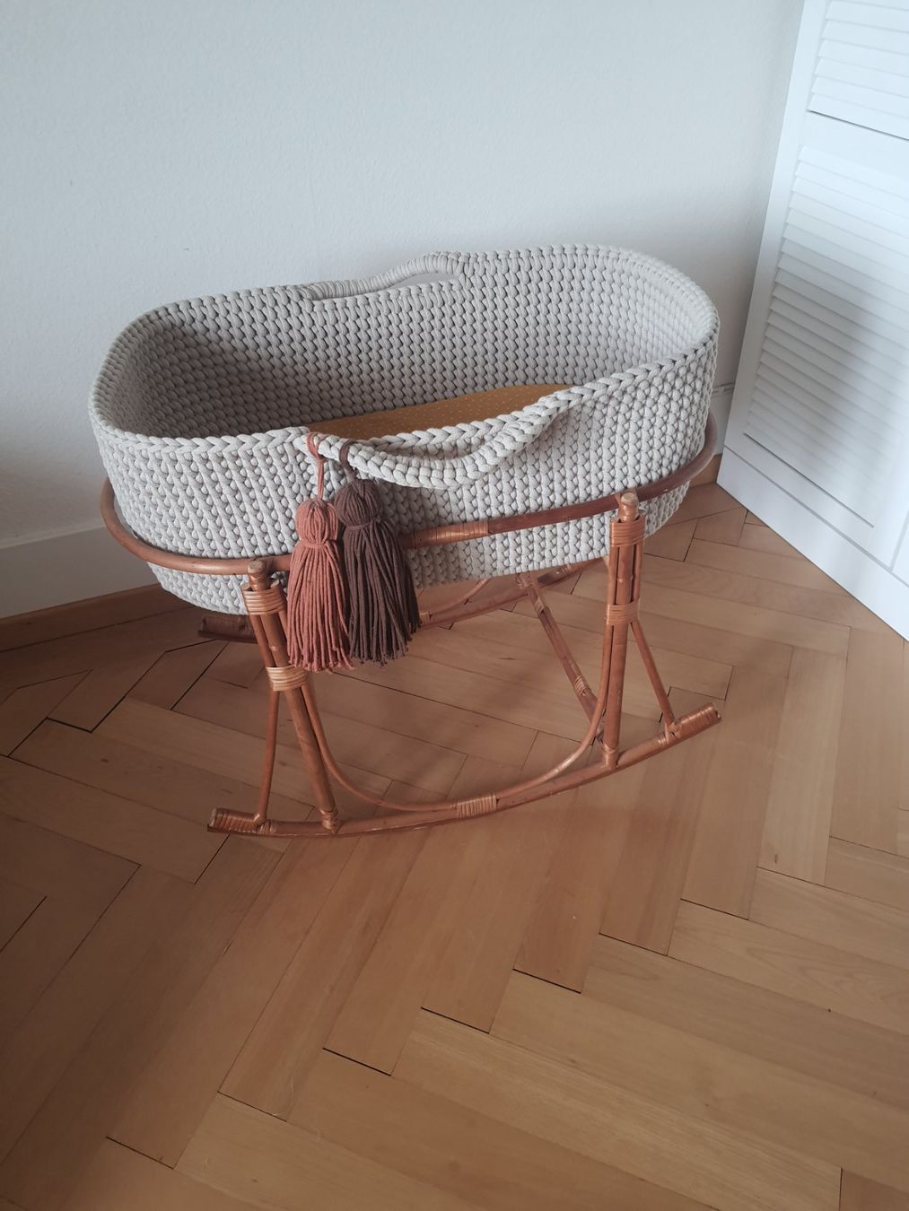Wiegen & Stubenwagen: Babywiege mit Moseskorb (like Moses) – Gebraucht aus Zürich von ninaschmo