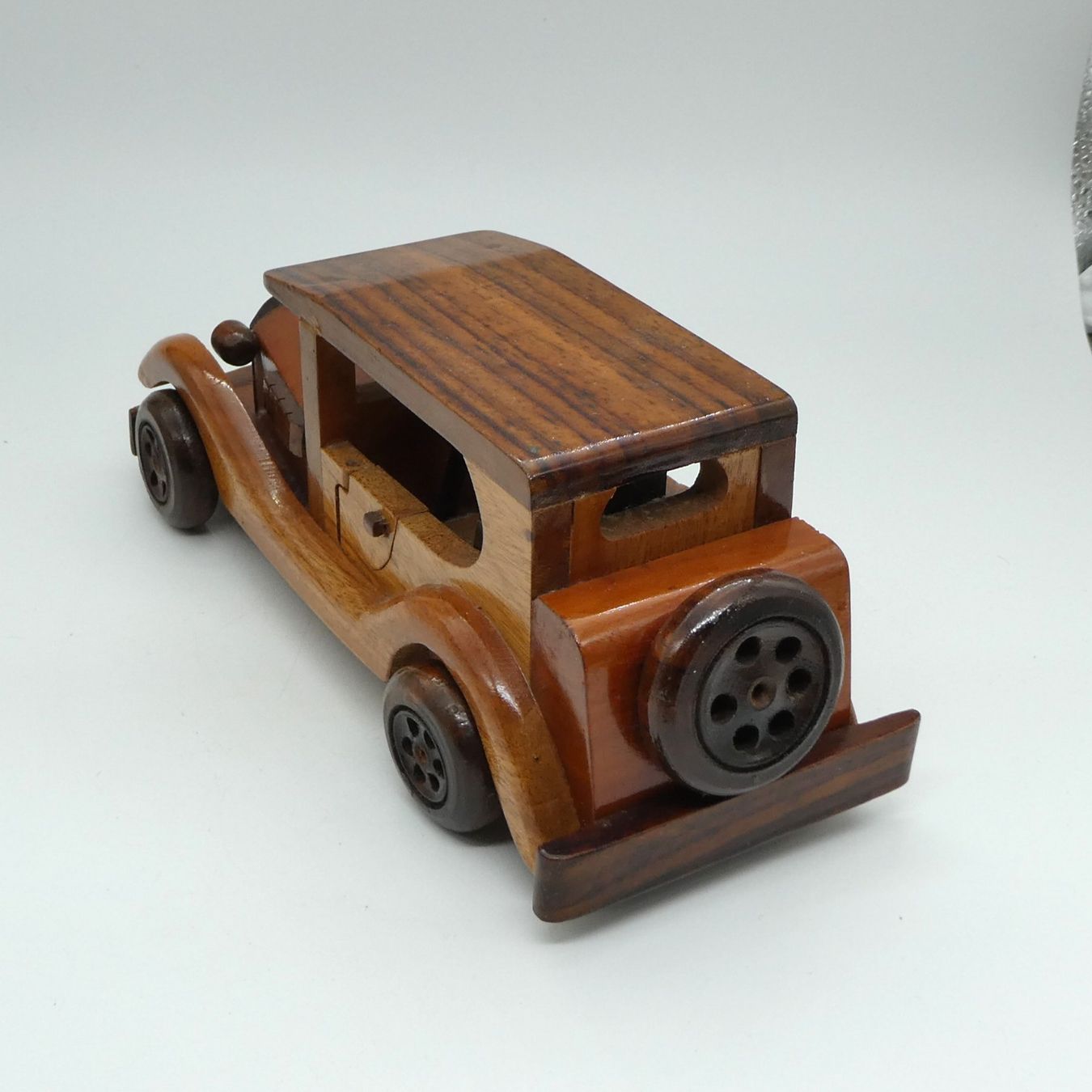Modellini d'auto: Deko-Oldtimer aus Holz – Handgefertigtes Modellauto – Usato da Volketswil venduto da brockipfannenstil 4