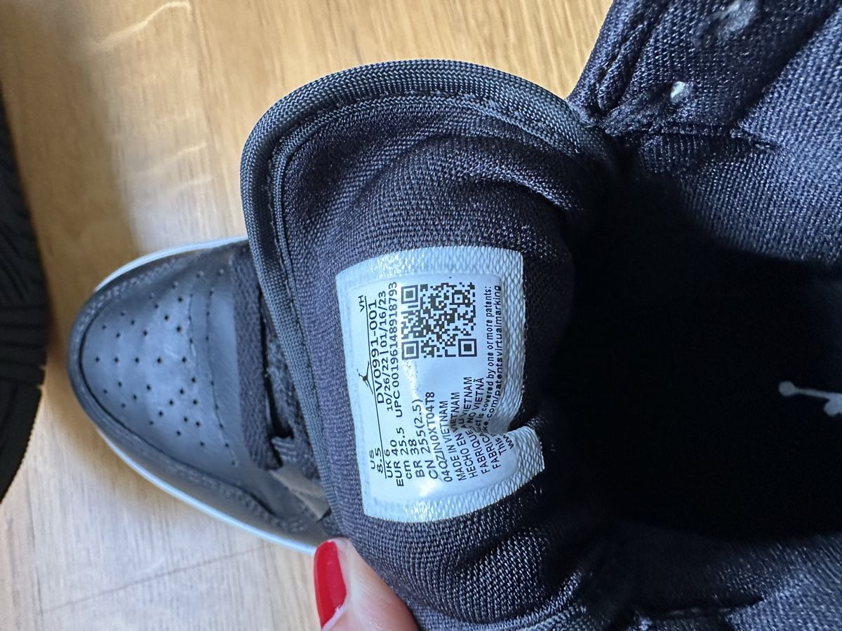 Scarpe da uomo: Original Air Jordan 1 Mid Grösse 40 – Nuovo (secondo la descrizione) da Zollikon venduto da PradaS 6