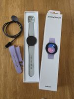 Samsung Galaxy Watch5 Smartwatch mit Ersatzarmband