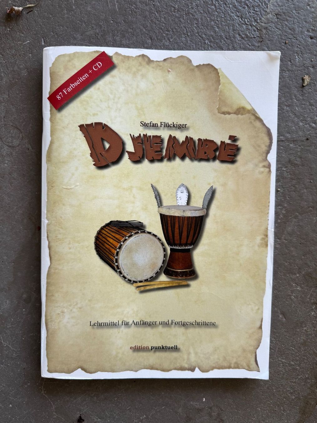 Strumenti musicali: Djembe Buch mit CD und Tragegurt gut erhalten – Usato da Glashütten venduto da Lautbirru 1
