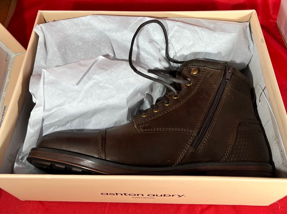 Ashton Aubry Schuhe