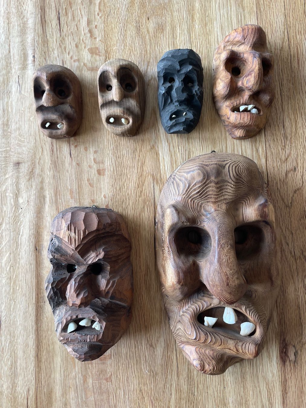 Masken: 7 Lötschentaler Holzmasken - Top! – Gebraucht aus Fidaz von Montifino 1