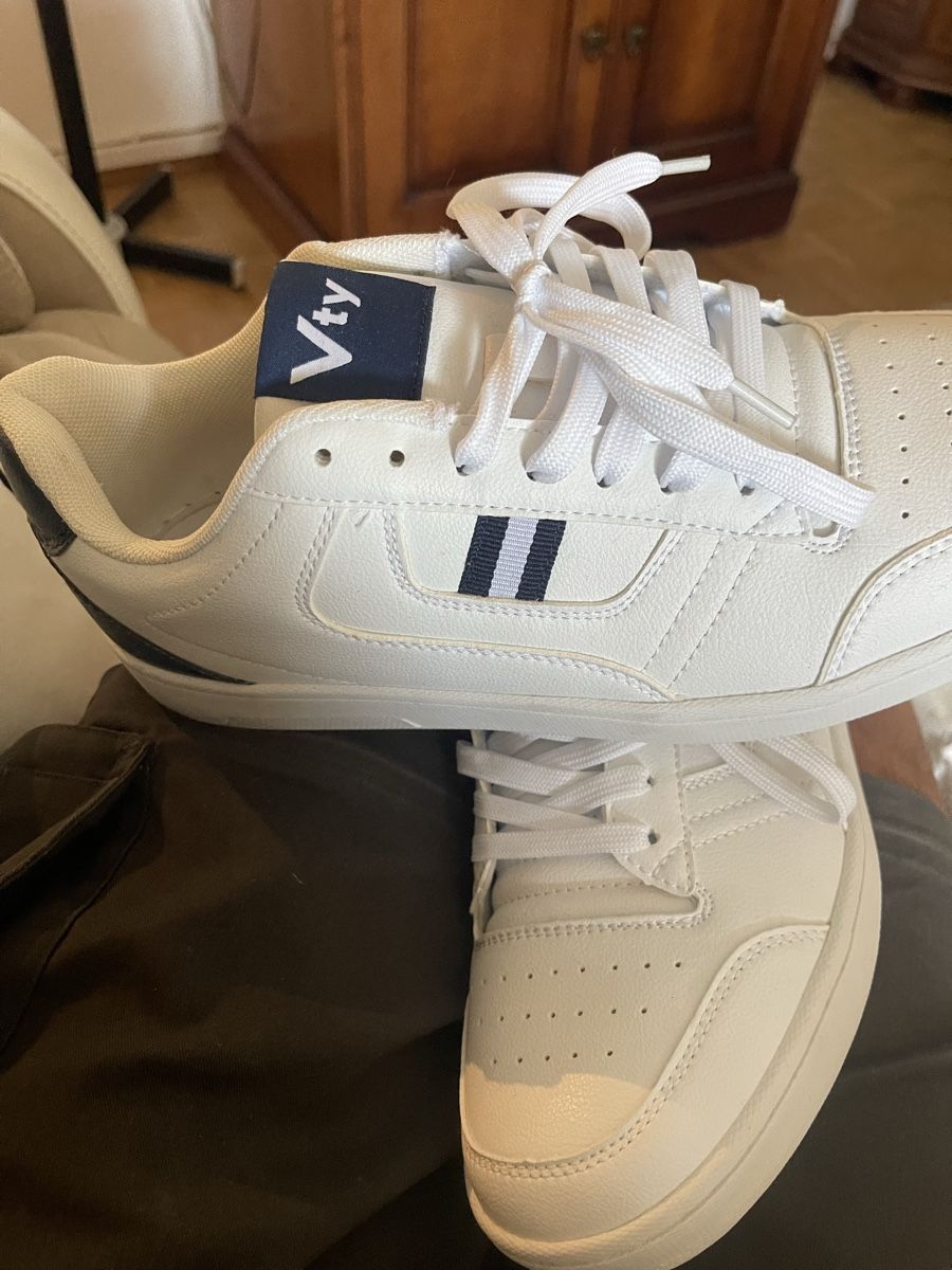 Scarpe da uomo: Baskets Vty blanches taille 43 EUR Neuves – Nuovo (secondo la descrizione) da Versoix venduto da MTCGN 1