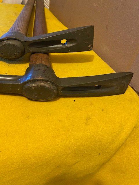 Kletterausrüstungen: 2 X PICKEL  CH ARMEE – Gebraucht aus Chur von silbermon 4