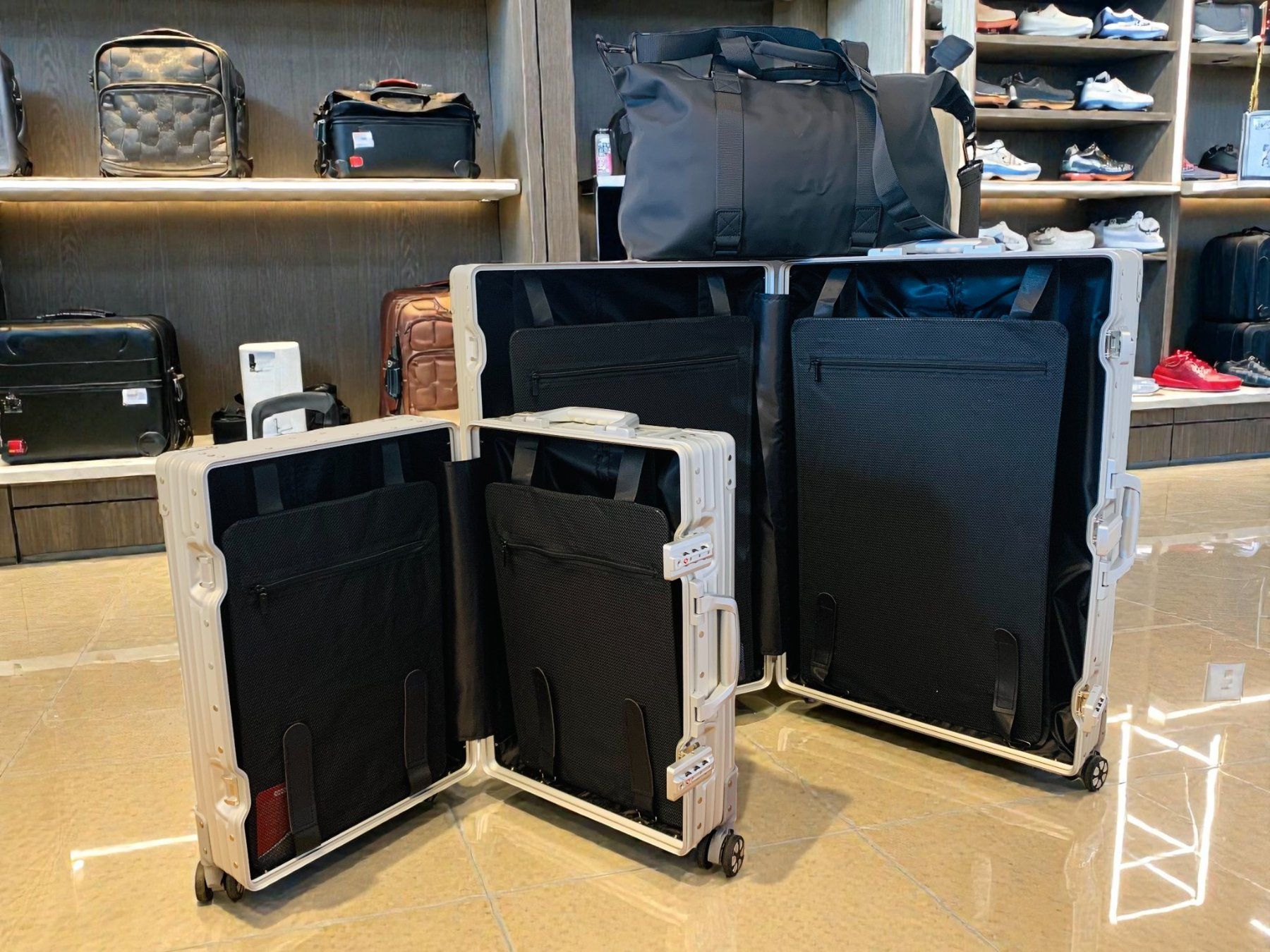 Valigie: 3er SET 100% Aluminium Reisekoffer Koffer Bundle NEU – Nuovo e nell'imballaggio originale da Bergdietikon venduto da shopAgent 9