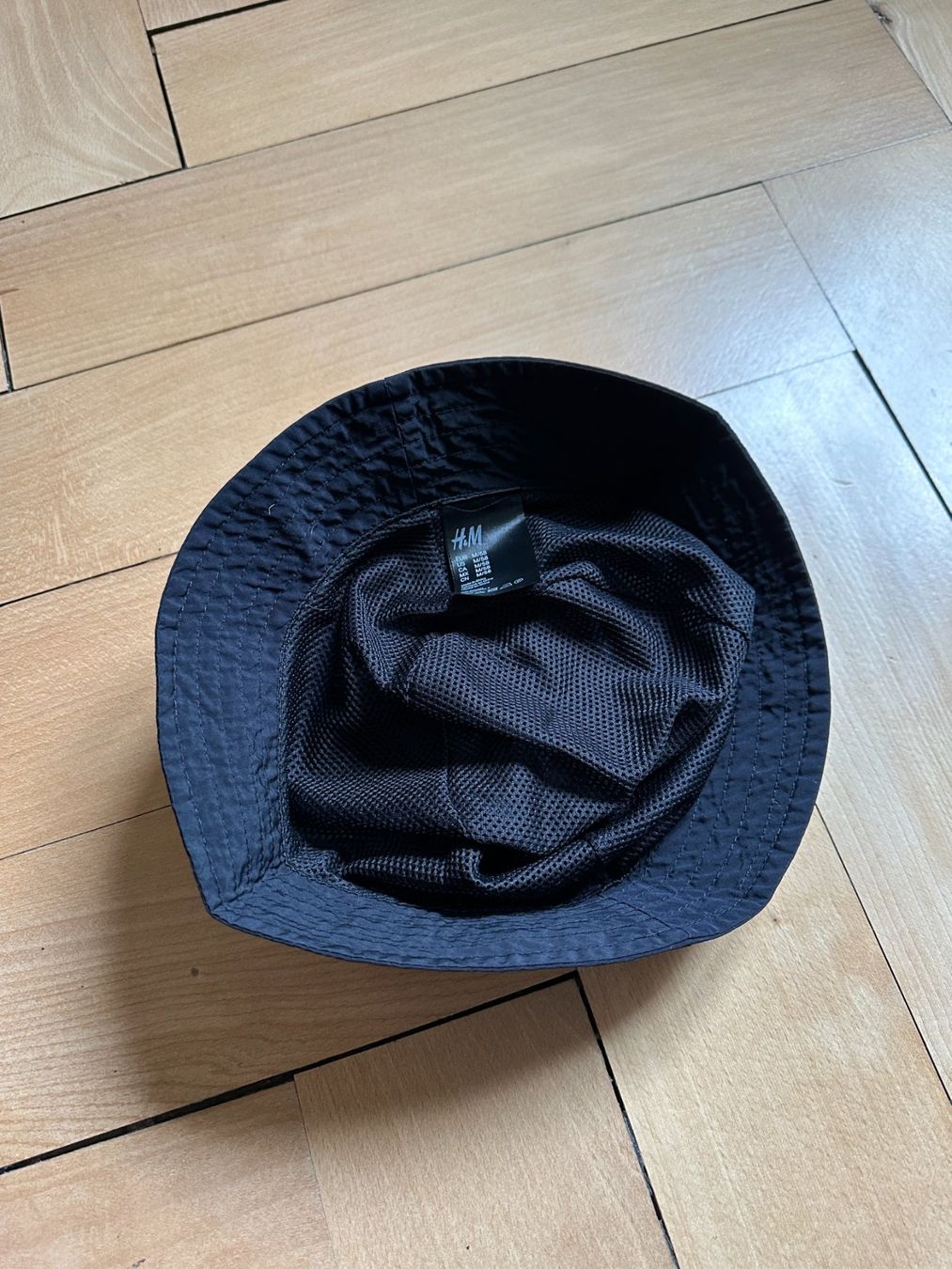 H&M Chapeaux, bonnets & casquettes: Bucket Hat schwarz - M (58) – D'occasion à Zürich par Diazaio 2