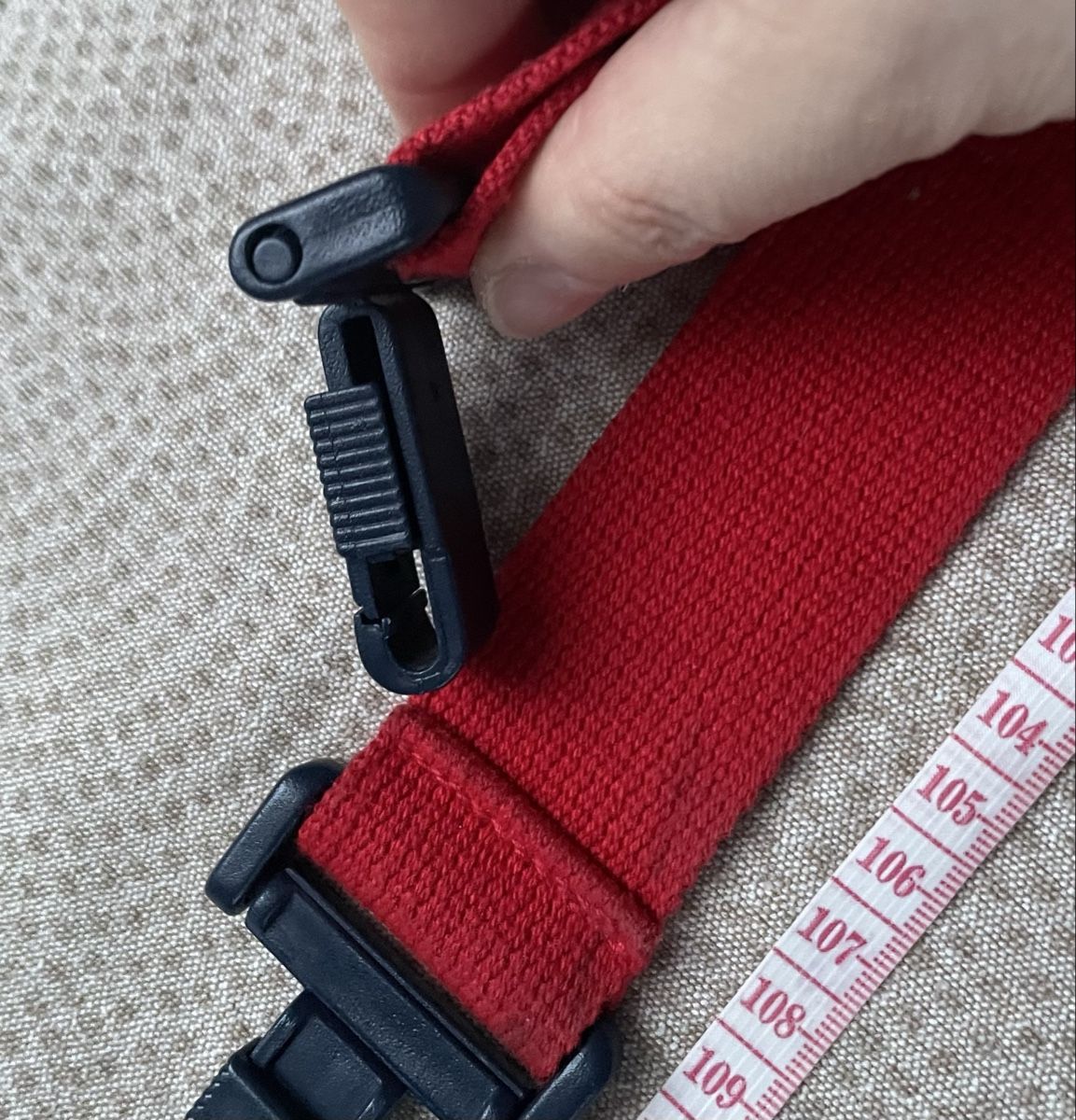 Tommy Hilfiger Sonstige Kleidung & Accessoires: Tommy Hilfiger Red Bag Strap 110 cm Adjustable – Gebraucht aus Oberwil BL von Stellochkas 3