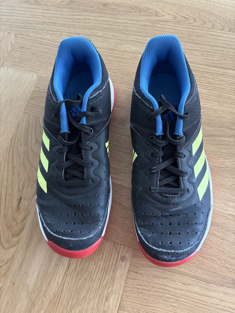 Adidas Scarpe per ragazzi: Adidas CourtStabil, Grösse 36 1/3 – Usato da Wohlen AG venduto da Michi761