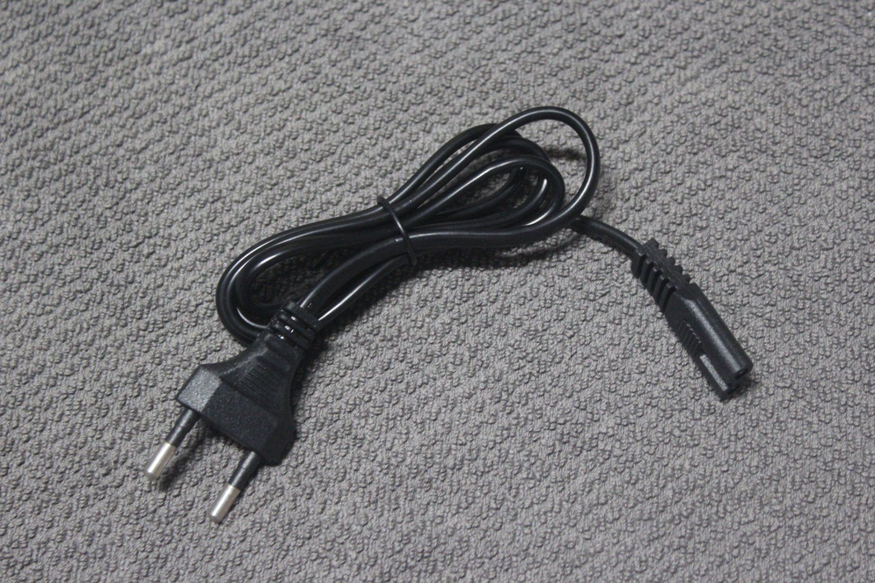 Cavi: 1meter Strom Netzkabel Euronetzkabel C7 – Nuovo (secondo la descrizione) da Kirchdorf AG venduto da suntory010
