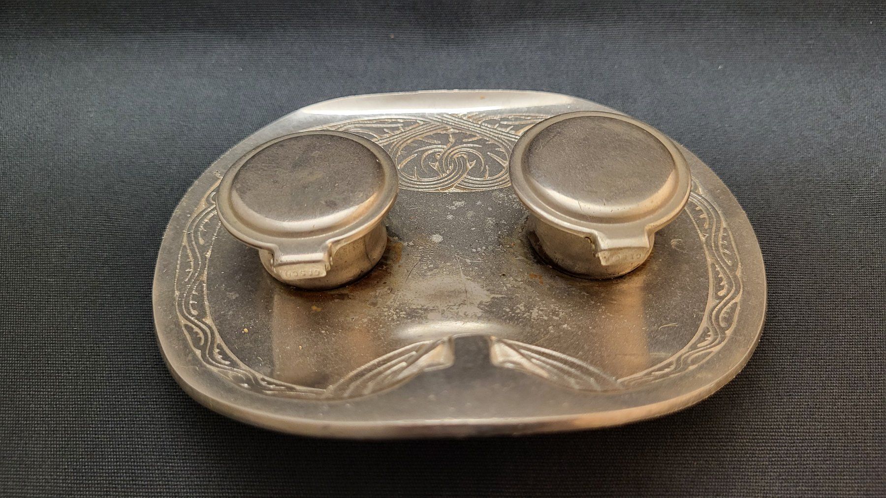Figuren: Antikes Jugendstil-Tintenfässli mit Loöwe – Gebraucht aus Basel von spinne02 5
