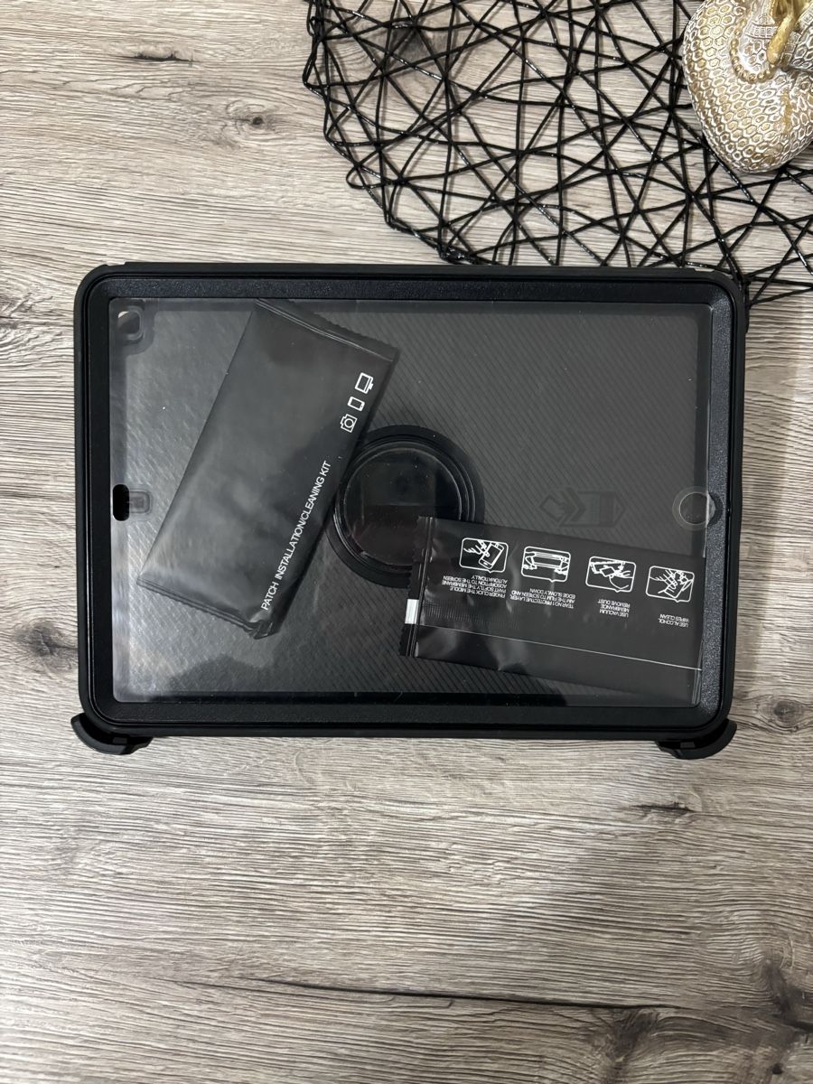 OtterBox Covers & Borse: Coque OtterBox Defender pour iPad 7/8/9ème Génération. – Nuovo (secondo la descrizione) da La Chaux-de-Fonds venduto da DANIELA19961996 6