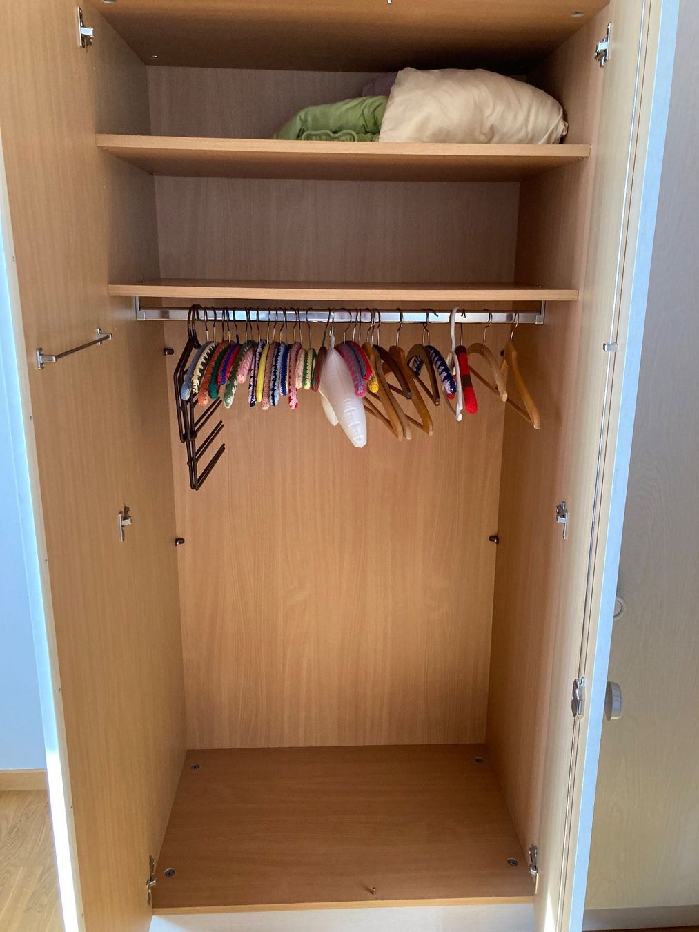 Armadi: Schrank mit Holzmotiv – Usato da Gränichen venduto da feierabend04 2