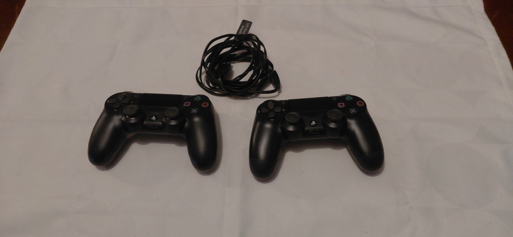 Controller: PS4 Controller Duo Original praktisch neu / inklusive Ladek – Usato da Gretzenbach venduto da Uli1980