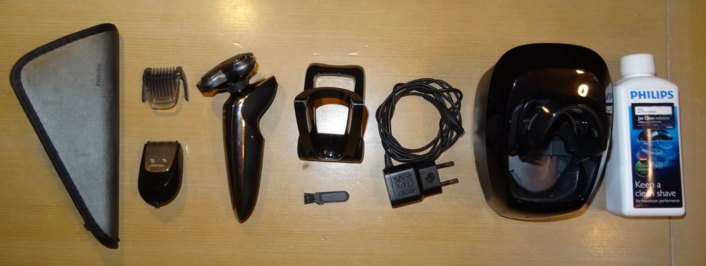 Rasierapparat Philips SensoTouch 3D + Zubehör + Bart Styler (Gebraucht ...