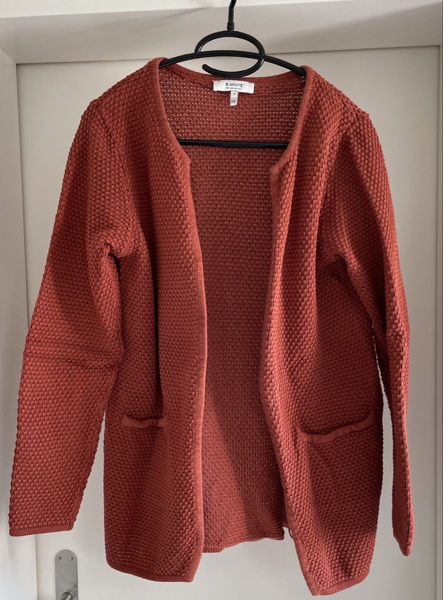Jacken: Strickjacke in wunderschönem Rotton, 100 % Baumwolle, Gr. S – Gebraucht aus Bettingen von Majvi