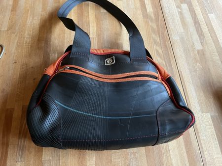 Vargu Tasche aus Veloschläuchen und Stoff