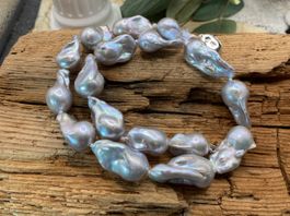Collier mit grossen Barockperlen 15-30 mm